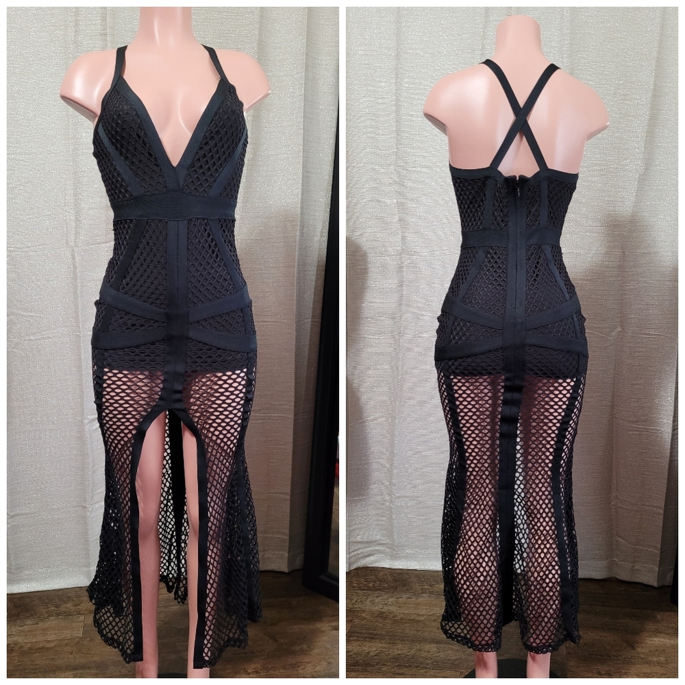 Fashion black Dress new size M but runs like size.